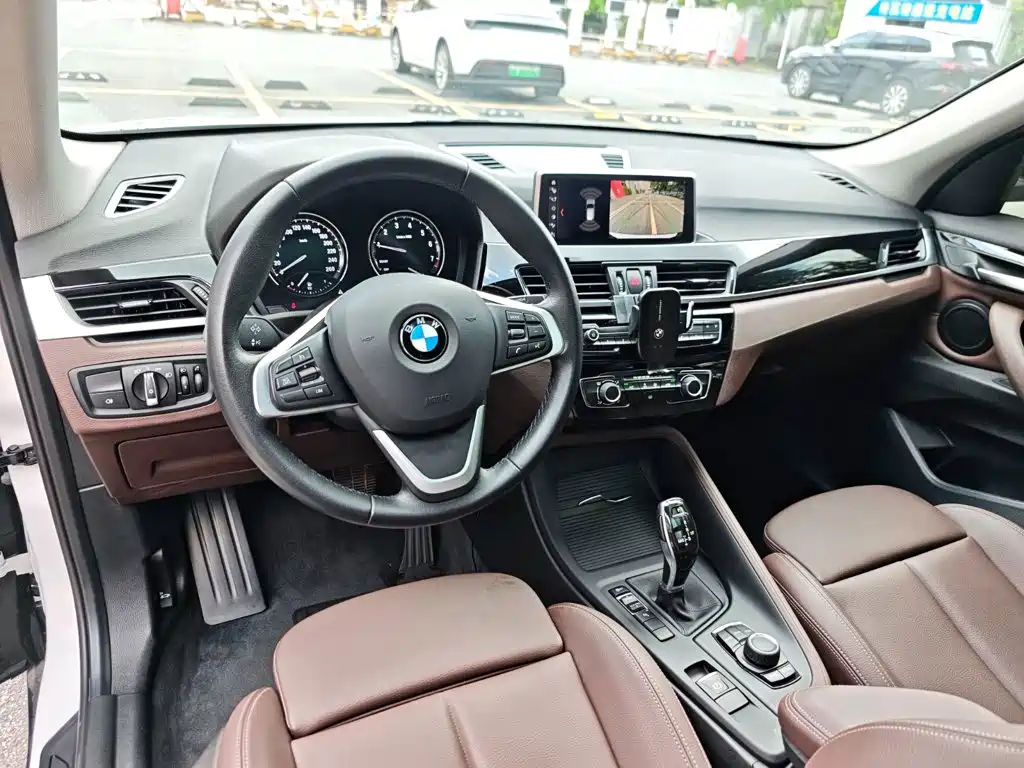 BMW X1 2020 sDrive20Li Exclusive Model купить на сайте DeffCars