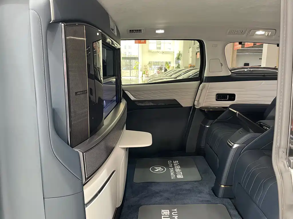 Century 2023 2.0T four-seater private version купить на сайте DeffCars