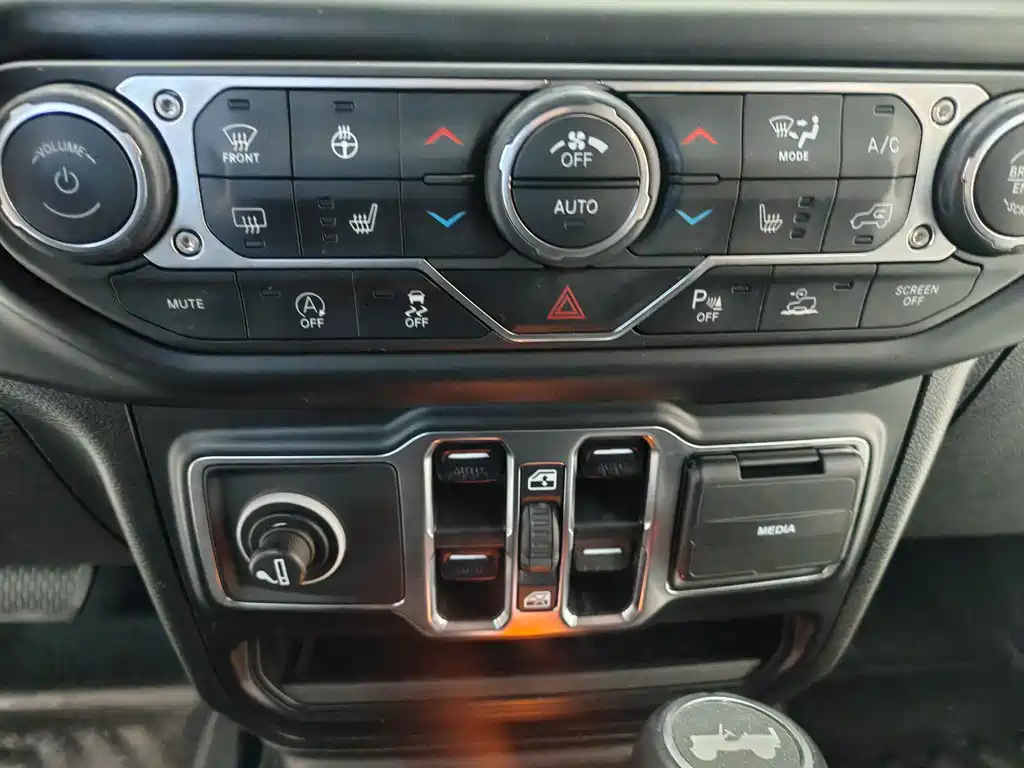 Wrangler 2022 2.0T Highlander Four-Door Edition купить на сайте DeffCars