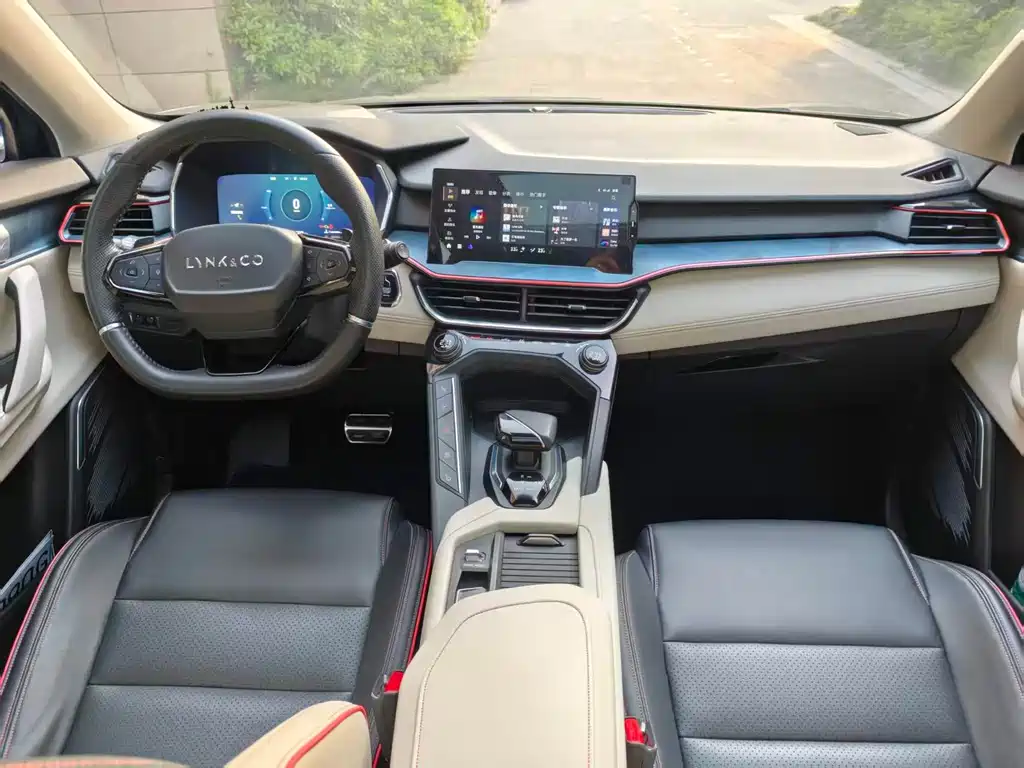 Lynk & Co 06 2020 1.5T Yao Halo купить на сайте DeffCars