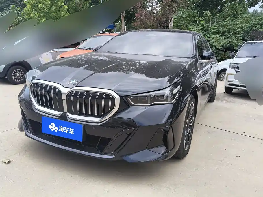 BMW 5 Series 2025 530Li Leading M Sports Package купить на сайте DeffCars