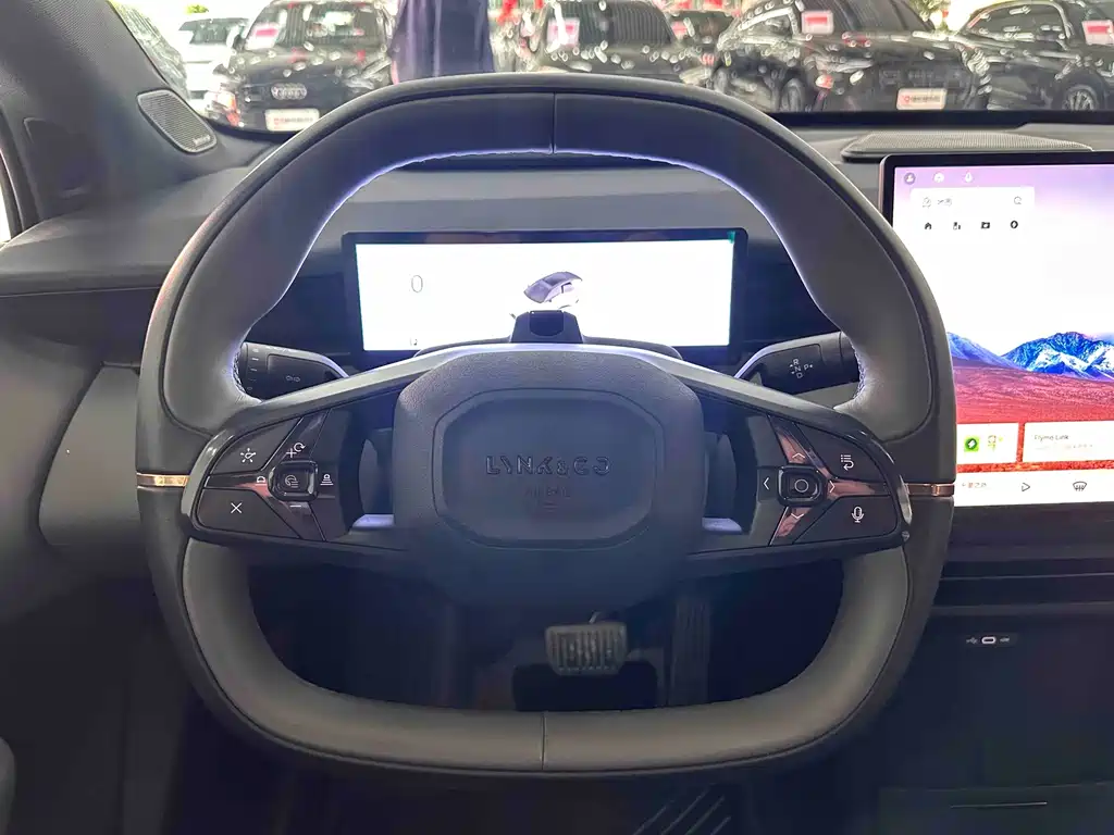 Lynk & Co Z20 2025 530km rear drive Max купить на сайте DeffCars