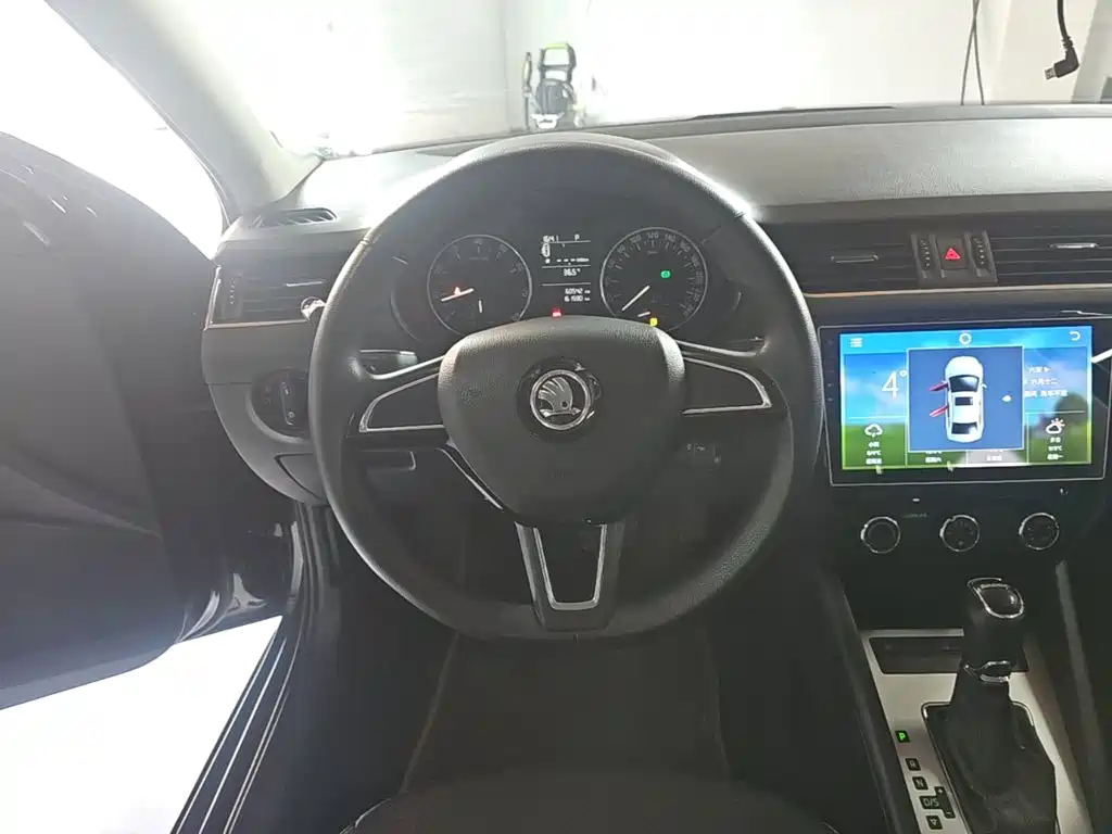 Octavia 2017 1.6L automatic version купить на сайте DeffCars