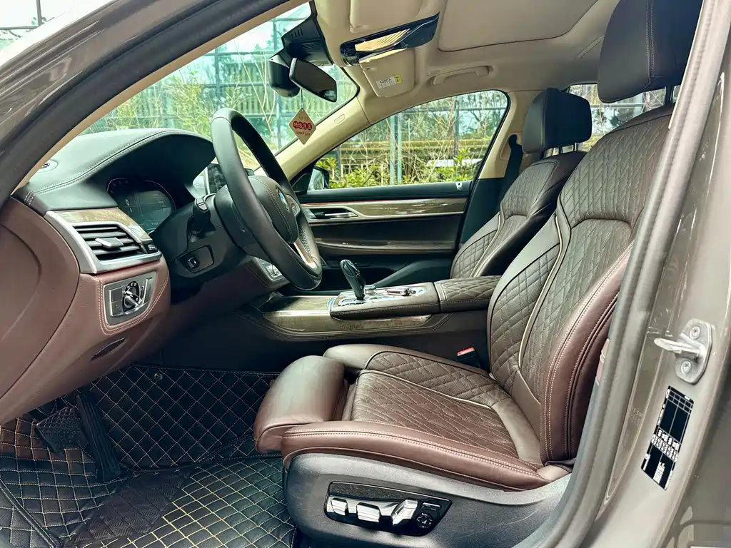 BMW 7 Series 2019 740Li Leading Luxury Package купить на сайте DeffCars
