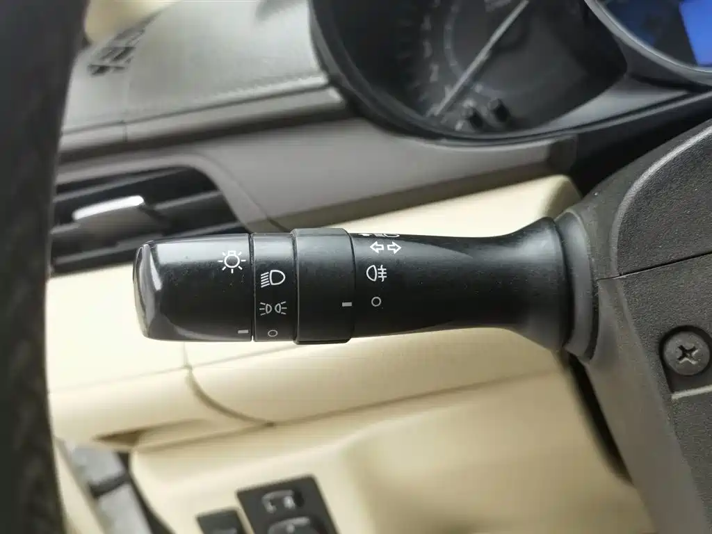 YARiS L 2014 1.3E manual charm version купить на сайте DeffCars