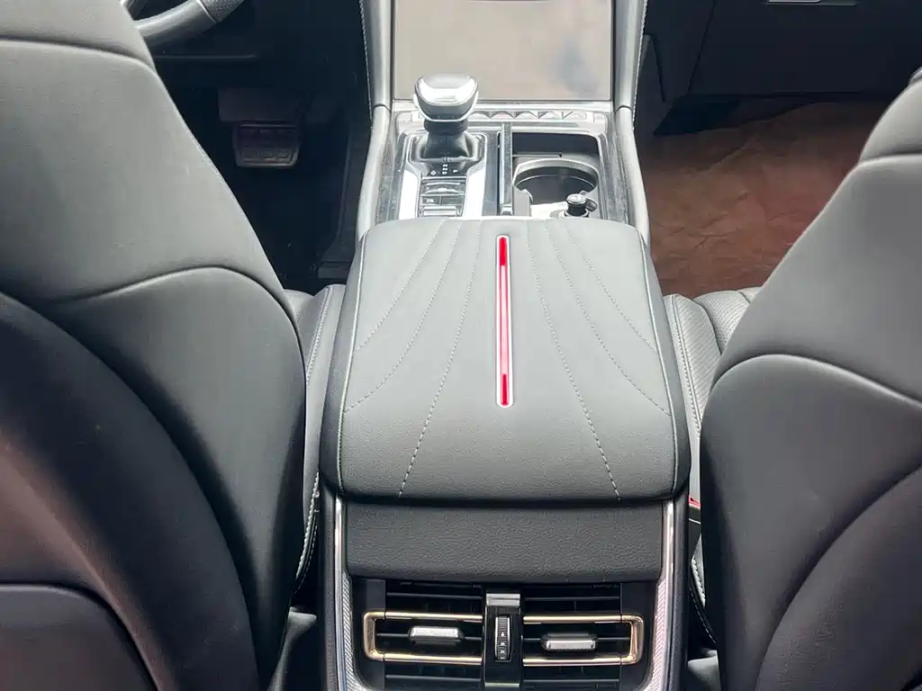 Hongqi H5 2023 2.0T Automatic Zhilianqichang Edition купить на сайте DeffCars