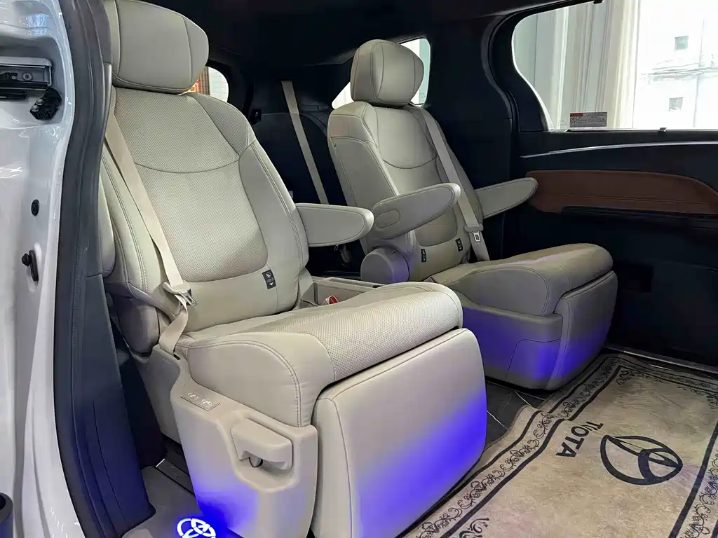 SIENNA 2023 2.5L Hybrid Extreme Edition купить на сайте DeffCars