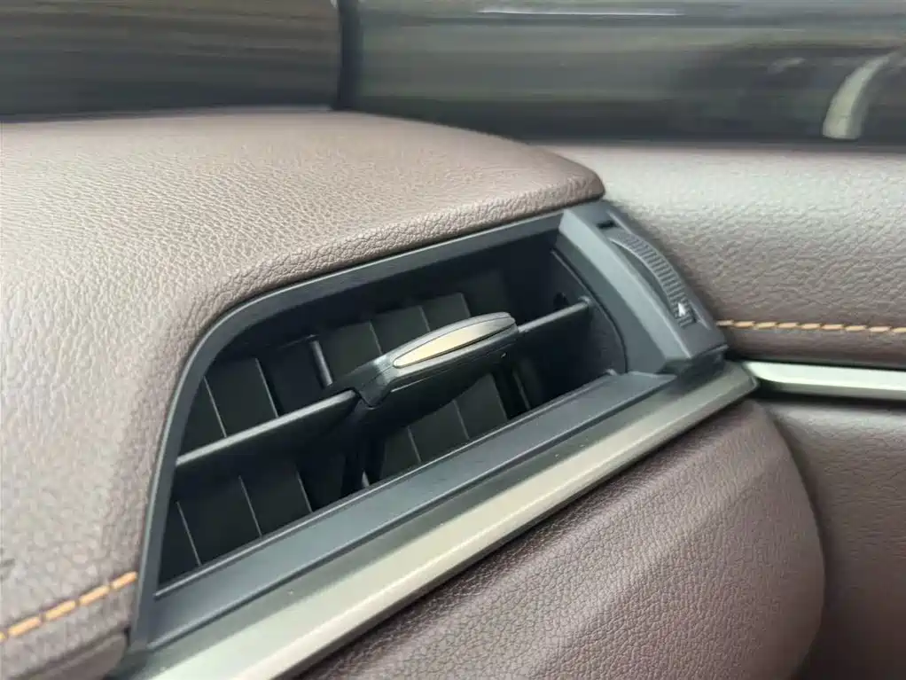 Lexus ES 2018 300h Exclusive Edition National V купить на сайте DeffCars