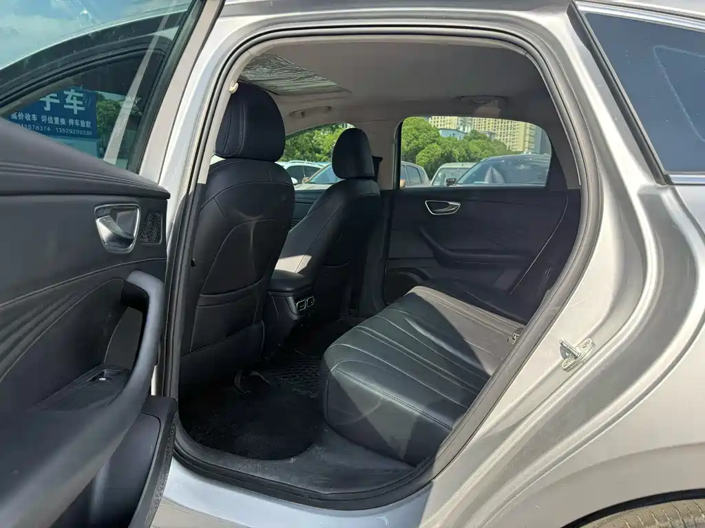Roewe D7 2025 DMH 125km World Championship Edition купить на сайте DeffCars