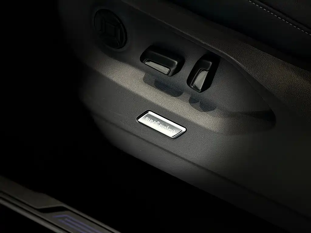 Touareg 2022 3.0TSI Ruixiang Edition Obsidian Sports Package купить на сайте DeffCars