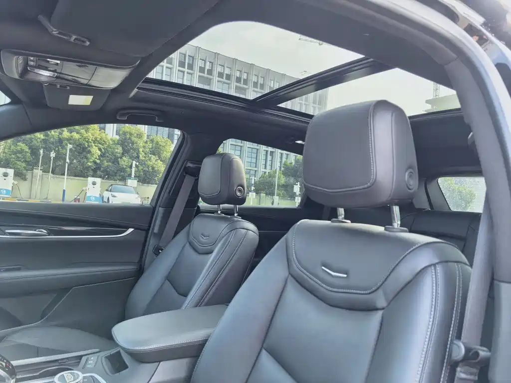 Cadillac XT5 2024 2.0T two-wheel drive fashion model купить на сайте DeffCars