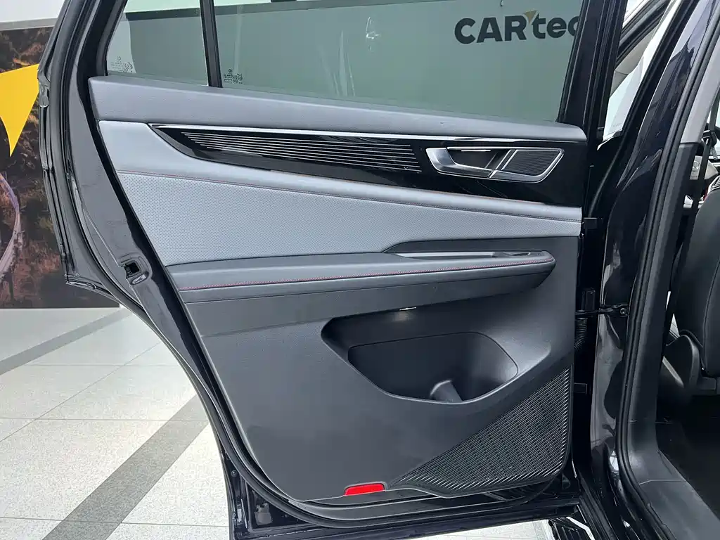 Touron 2023 Touron X facelift 380TSI four-wheel drive luxury version купить на сайте DeffCars