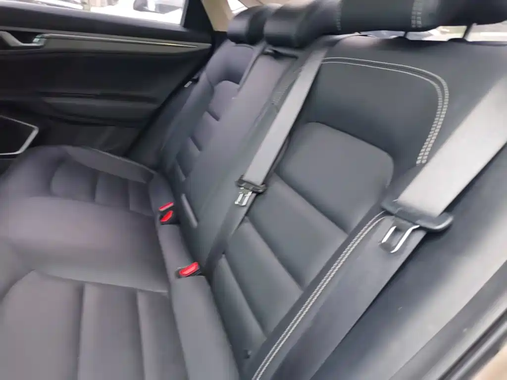 Emgrand GL 2018 1.4T manual elite smart connected model купить на сайте DeffCars