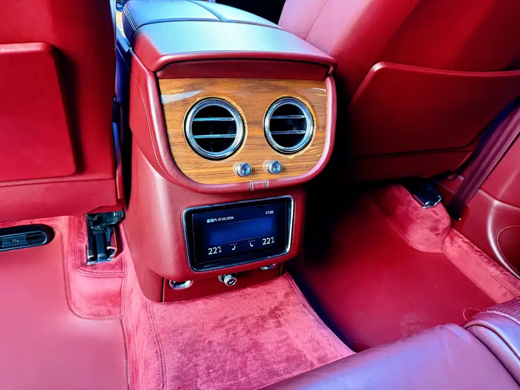 Bentayga 2021 4.0T V8 купить на сайте DeffCars