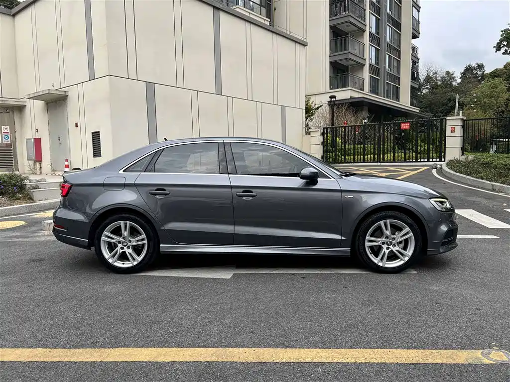 Audi A3 2020 Limousine 35 TFSI Fashion Type National V купить на сайте DeffCars