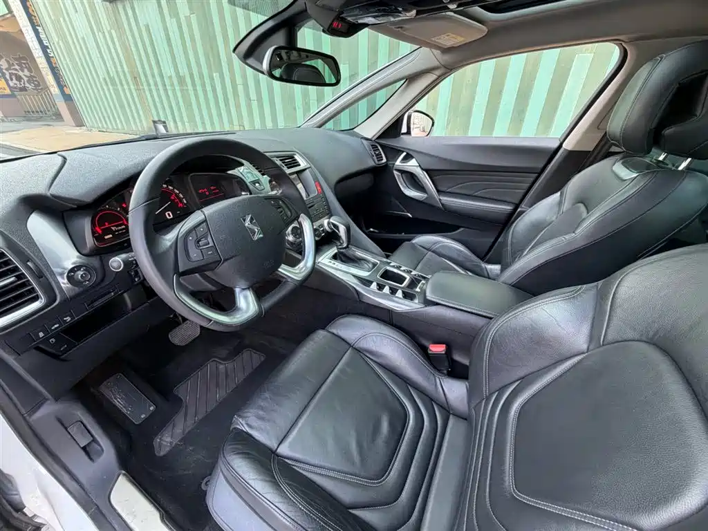 DS 5 2014 1.6T Deluxe Edition THP160 купить на сайте DeffCars