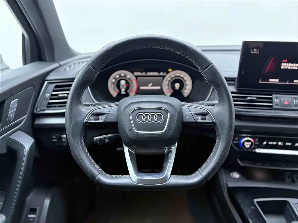 Audi Q5L 2024 40 TFSI luxury and dynamic model купить на сайте DeffCars