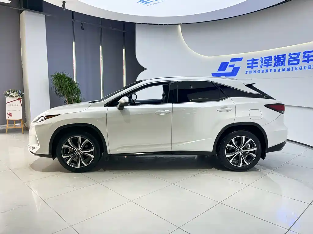 Lexus RX 2020 facelift 300 four-wheel drive elegant version купить на сайте DeffCars
