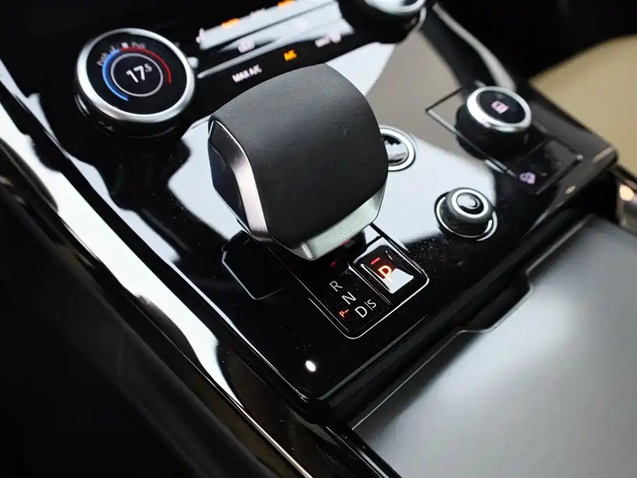 Range Rover Sport 2023 400PS Dynamic SE купить на сайте DeffCars