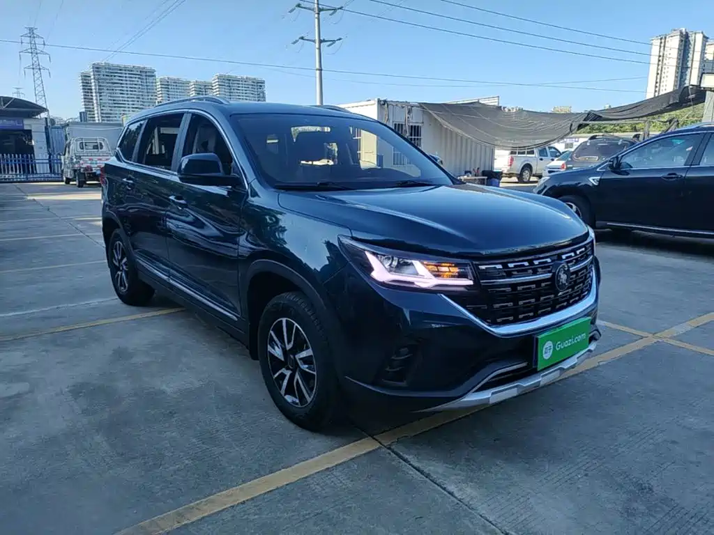 Fengxing T5 2022 Prosperity Model 1.5T Automatic Dream Chasing Edition Five Seats купить на сайте DeffCars