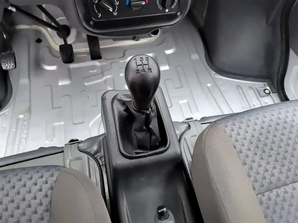 Wuling Zhiguang 2020 1.2L Practical National VI LSI купить на сайте DeffCars