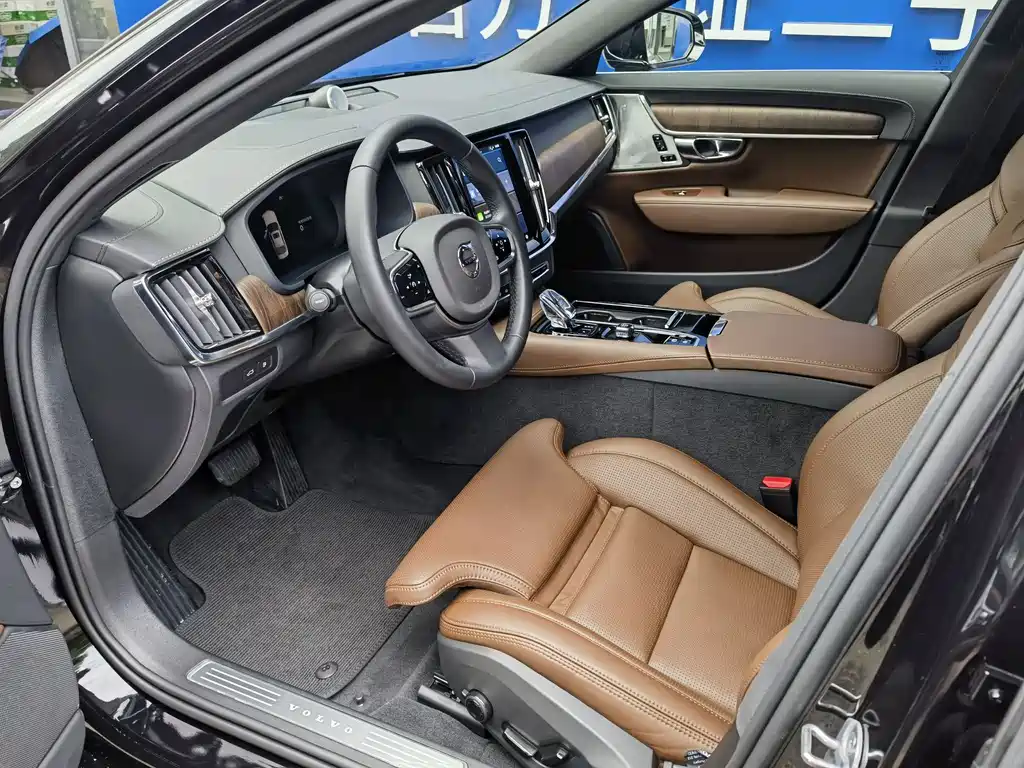 Volvo S90 plug-in hybrid 2024 plug-in hybrid four-wheel drive long range Zhiya luxury version купить на сайте DeffCars