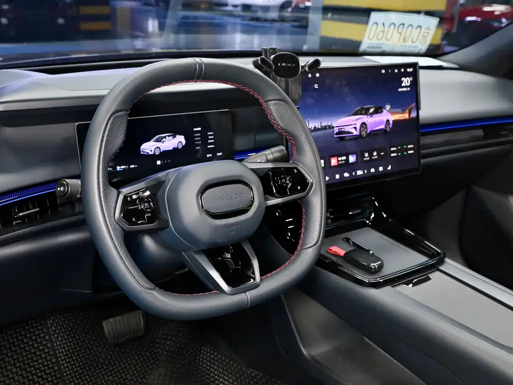 Lynk & Co 07 EM-P 2026 Model 126 Long Battery Life Ultra купить на сайте DeffCars
