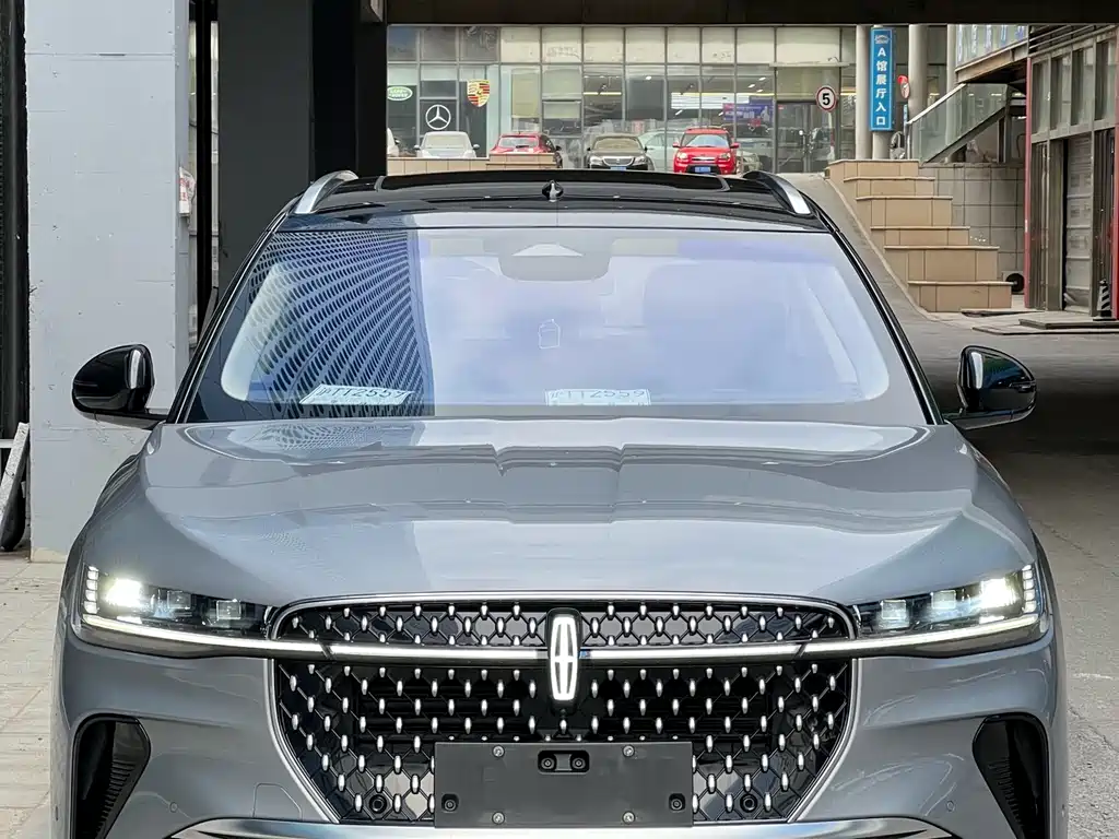 Voyager 2023 2.0T four-wheel drive Zunrui version купить на сайте DeffCars