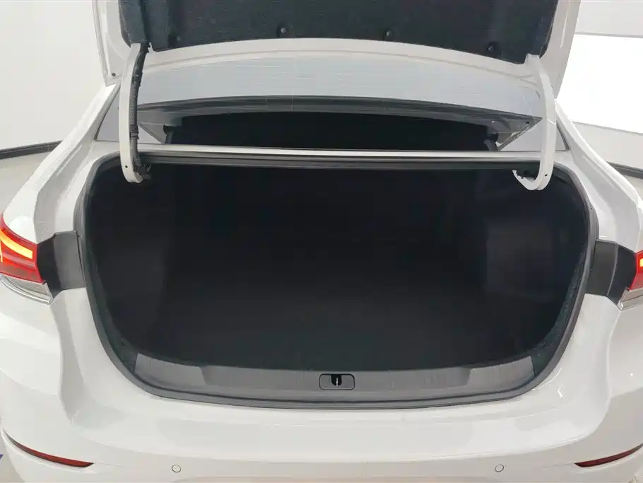 Yinglang 2021 model model 1.5L automatic elite model купить на сайте DeffCars
