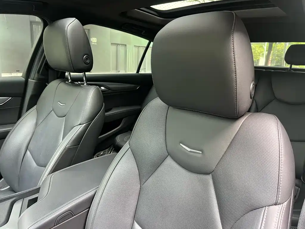 Cadillac CT5 2023 28T Premium Model купить на сайте DeffCars