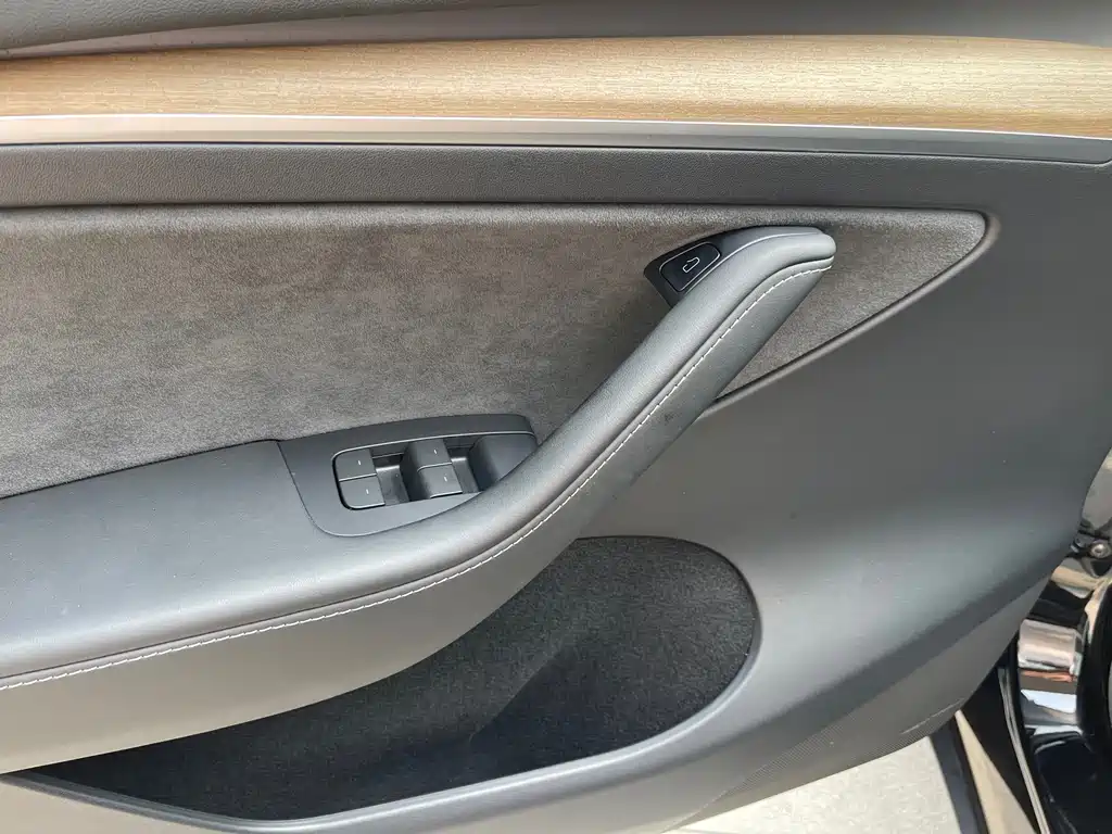 Model Y 2022 rear-wheel drive version купить на сайте DeffCars