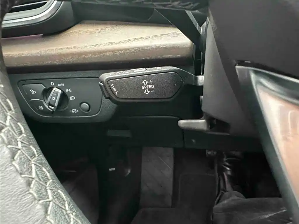 Audi Q5L 2022 facelift 40T luxury and elegant model купить на сайте DeffCars