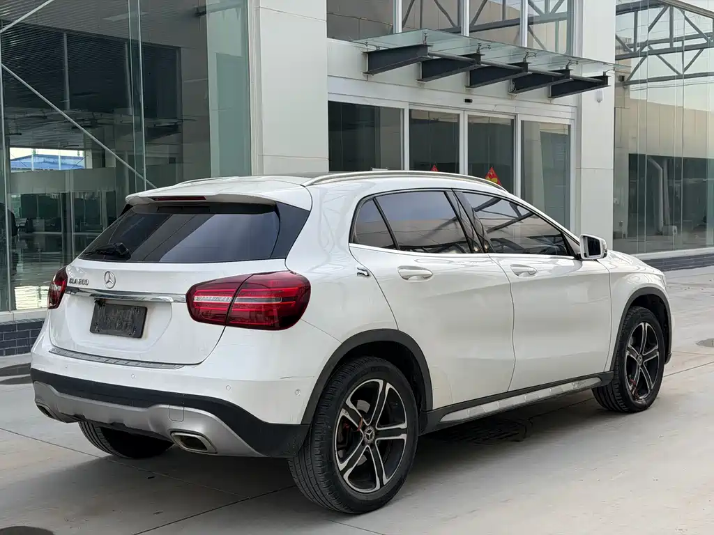 Mercedes-Benz GLA 2018 GLA 200 Fashion Model купить на сайте DeffCars