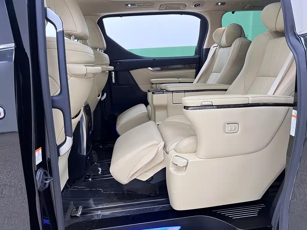 Wilfa 2021 Crown Dual Engine 2.5L HV Premium Edition купить на сайте DeffCars