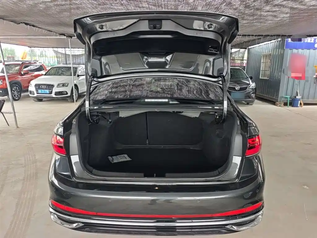 Sagitar 2023 300TSI DSG Excellence Edition купить на сайте DeffCars