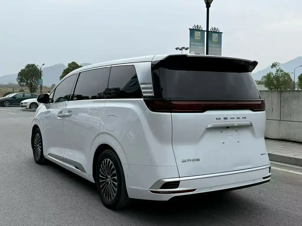 Denza D9 2022 DM-i 970 four-wheel drive flagship model купить на сайте DeffCars