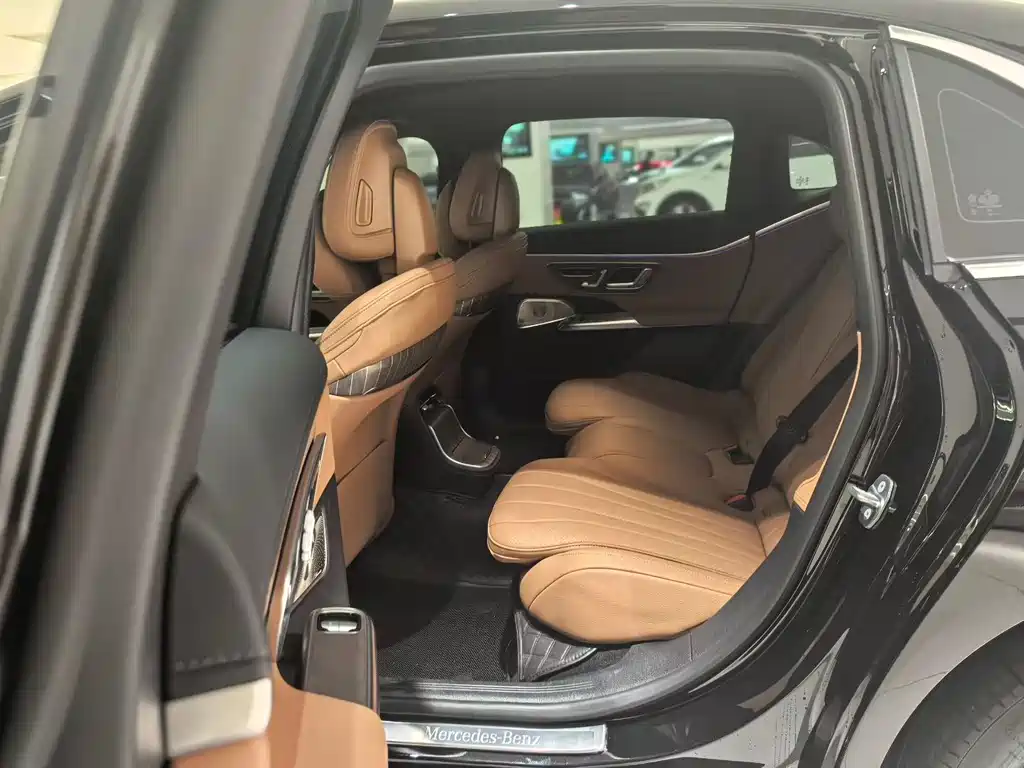Mercedes-Benz E-Class 2024 E 300 L Luxury Model купить на сайте DeffCars