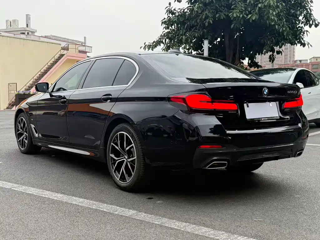 BMW 5 Series 2023 530Li Exclusive M Sports Package купить на сайте DeffCars