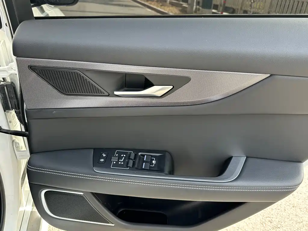 Jaguar XEL 2021 2.0T 200PS R-DYNAMIC Youth Sports Edition купить на сайте DeffCars