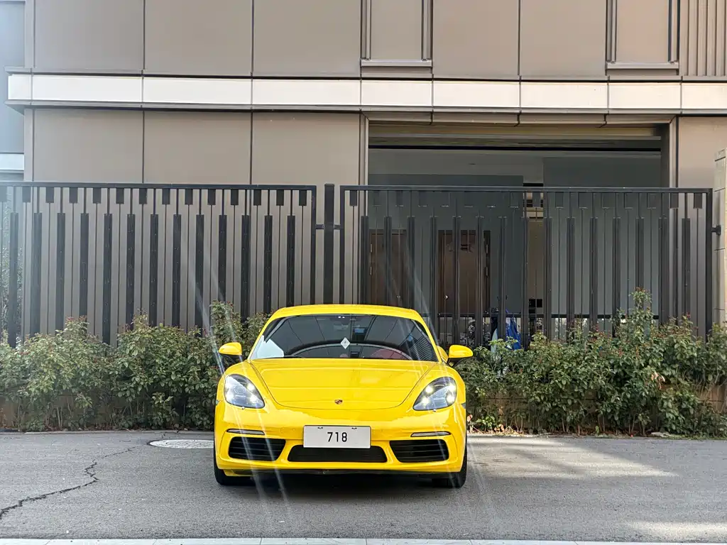 Porsche 718 2018 Cayman 2.0T купить на сайте DeffCars