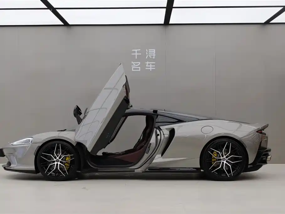 McLaren GT 2019 4.0T standard model купить на сайте DeffCars