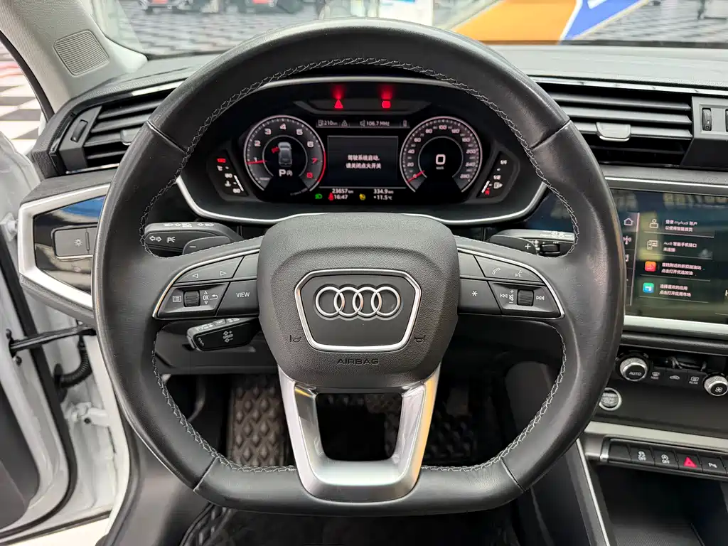 Audi Q3 2022 35 TFSI Fashionable and Dynamic купить на сайте DeffCars