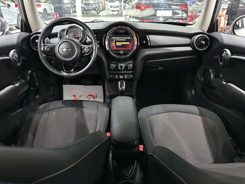 MINI 2018 1.5T ONE купить на сайте DeffCars