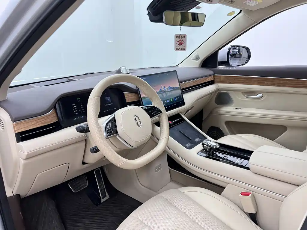Wenjie M7 2024 1.5T rear drive Plus version 6 seats купить на сайте DeffCars
