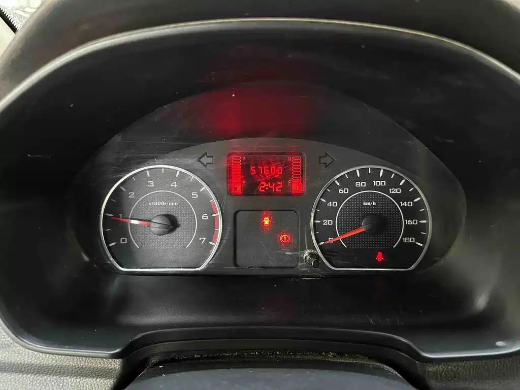 Wuling Hongguang V 2021 1.5L Jinchue version with closed windows LAR купить на сайте DeffCars