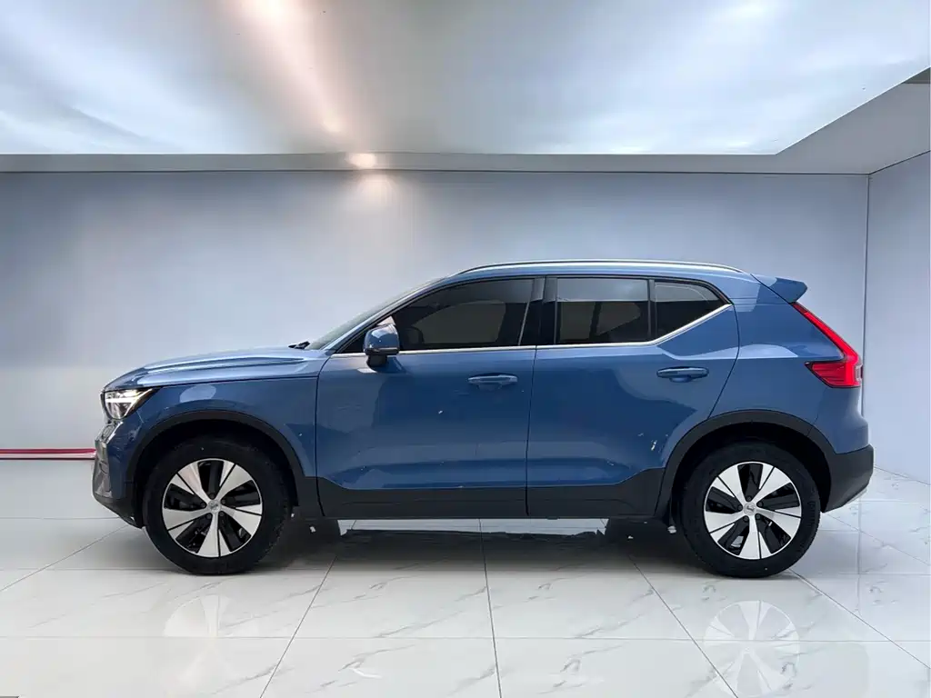 Volvo XC40 2024 B3 Zhiyuan Luxury Edition купить на сайте DeffCars