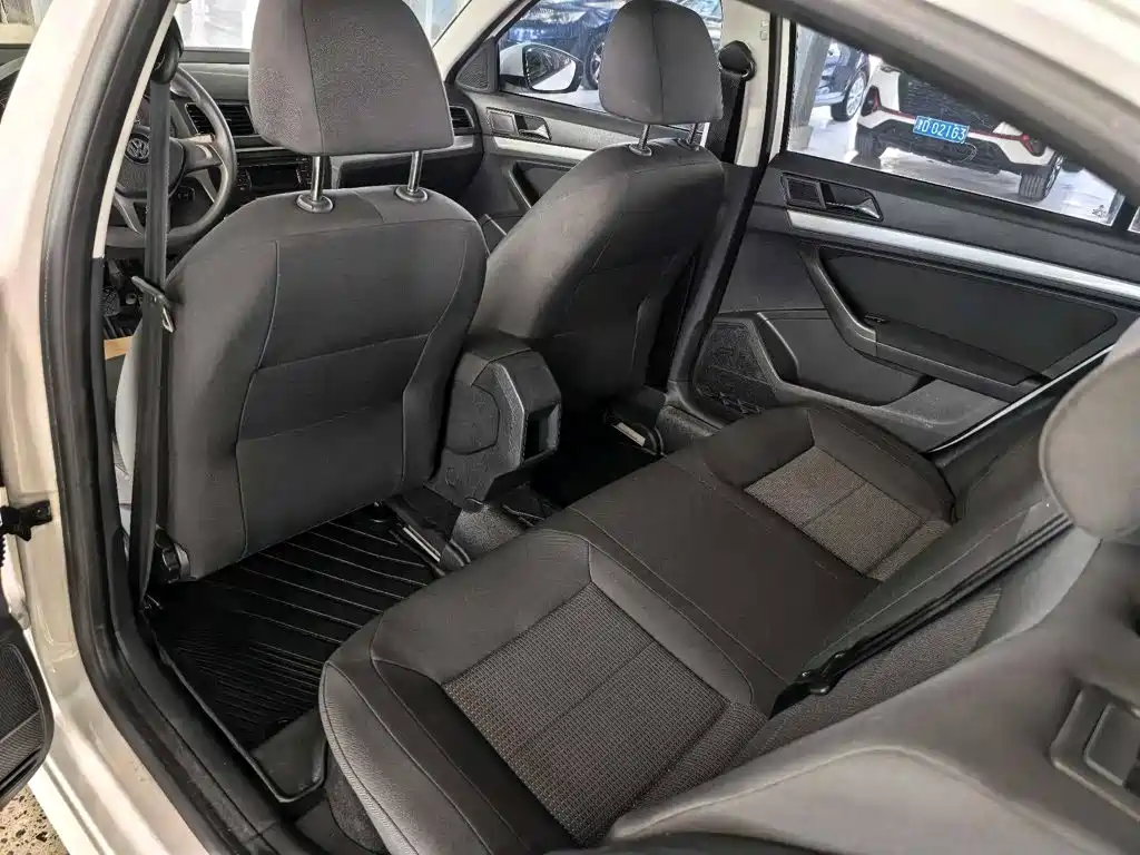 Lavida 2015 1.6L automatic fashion version купить на сайте DeffCars
