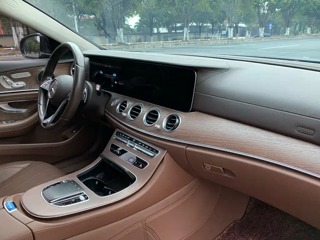 Mercedes-Benz E-Class New Energy 2022 Model 2 E 350 e L plug-in hybrid sedan купить на сайте DeffCars