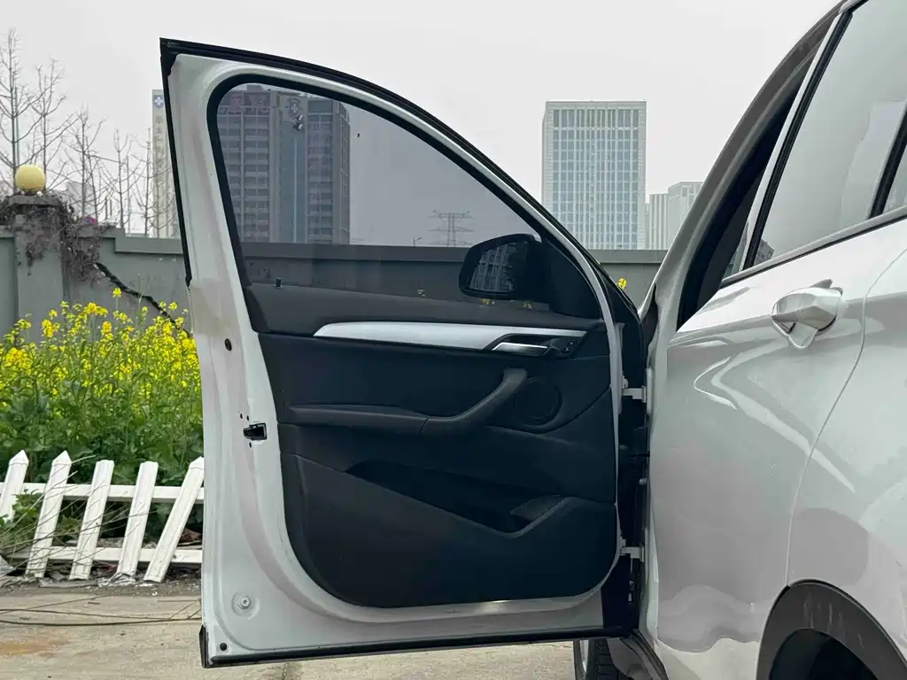 BMW X1 2018 sDrive18Li Fashion Model купить на сайте DeffCars