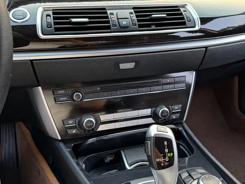 BMW 5 Series GT 2011 535i Elegant купить на сайте DeffCars